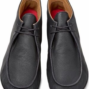 Camper women’s Right Nina Chukka ankle boots worn once inside a house